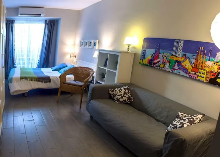 Poble Sec Apartmán *